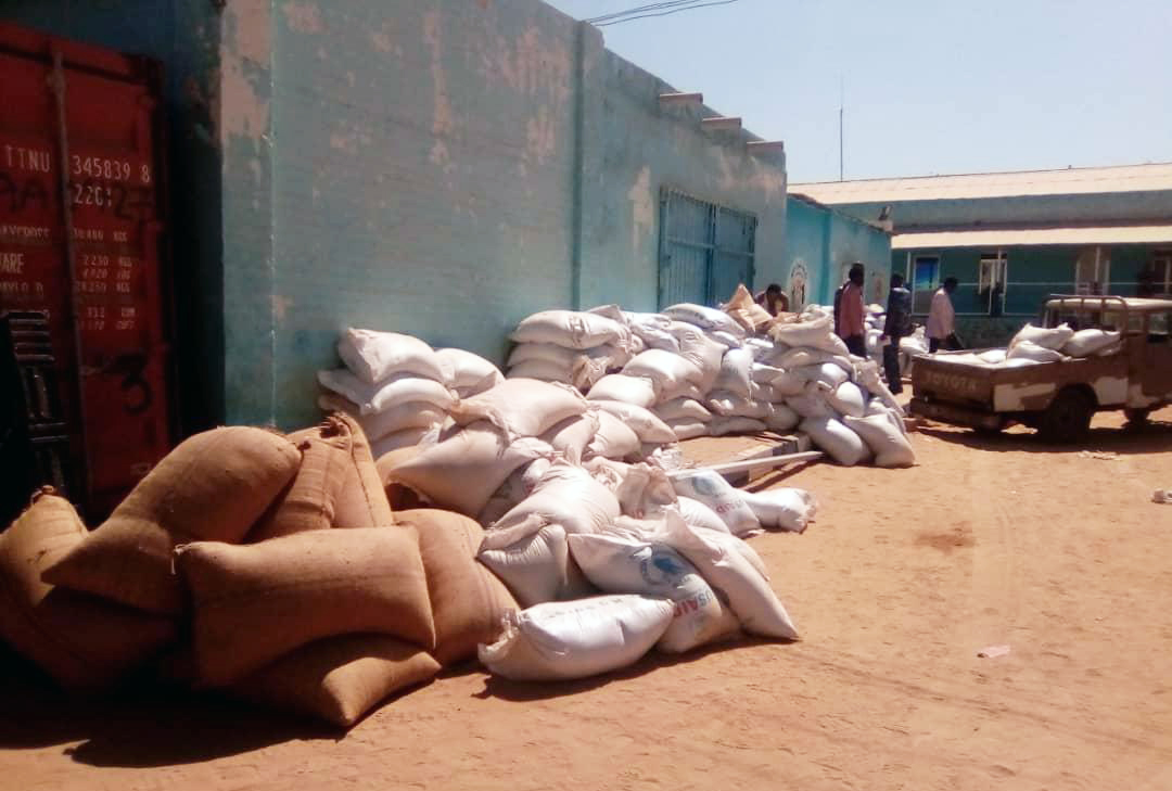 World Food Program Warehouses Plundered in Al-Abiad, Talks Suspended
