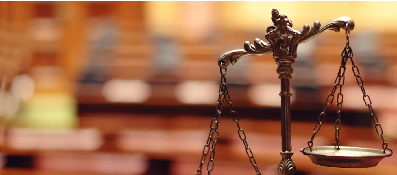 سيادة القانون: التعريف والمبادئ والخصائص والأهمية والمزايا والتحديات
