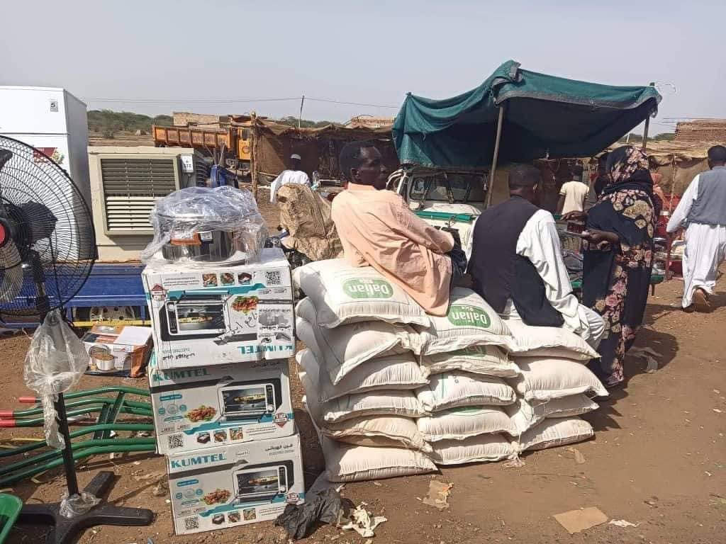 Sudan conflict: Looting spree in Khartoum as homeowners flee