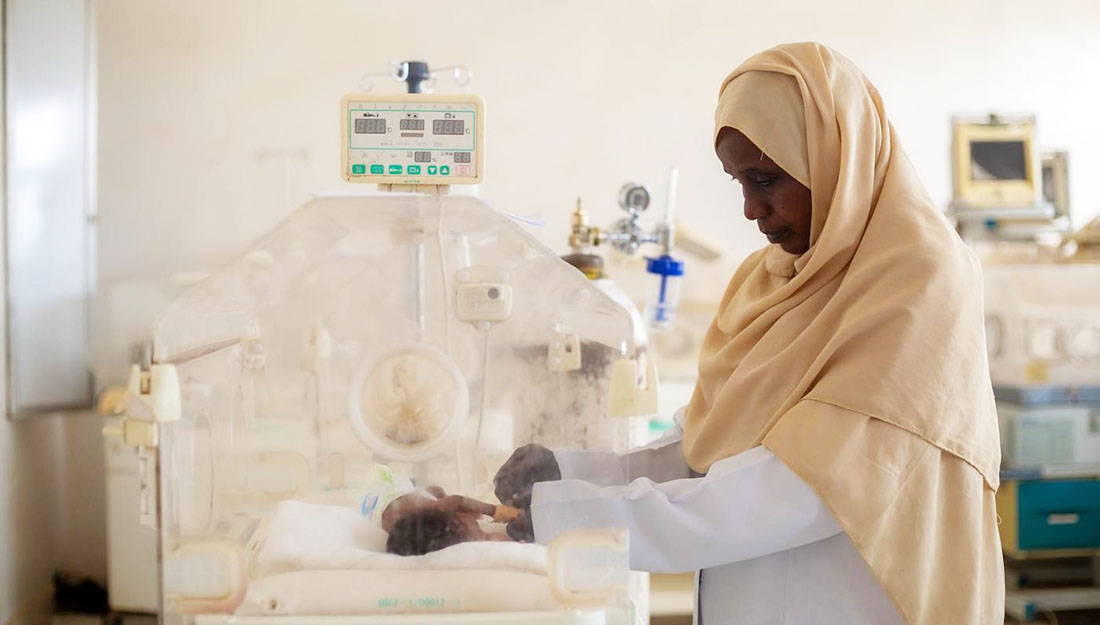 ممرضة سودانية: حديثو الولادة جزء من عائلتي