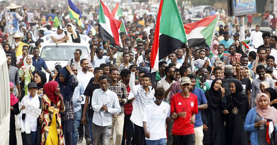 أم الثورات السودانية بكامل عنفوانها تدخل عامها الخامس