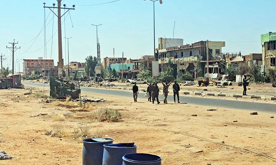 عين على شمال بحري