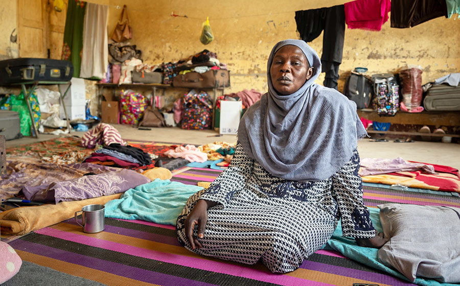 أم تحمل غد السودان عبر أطفالها