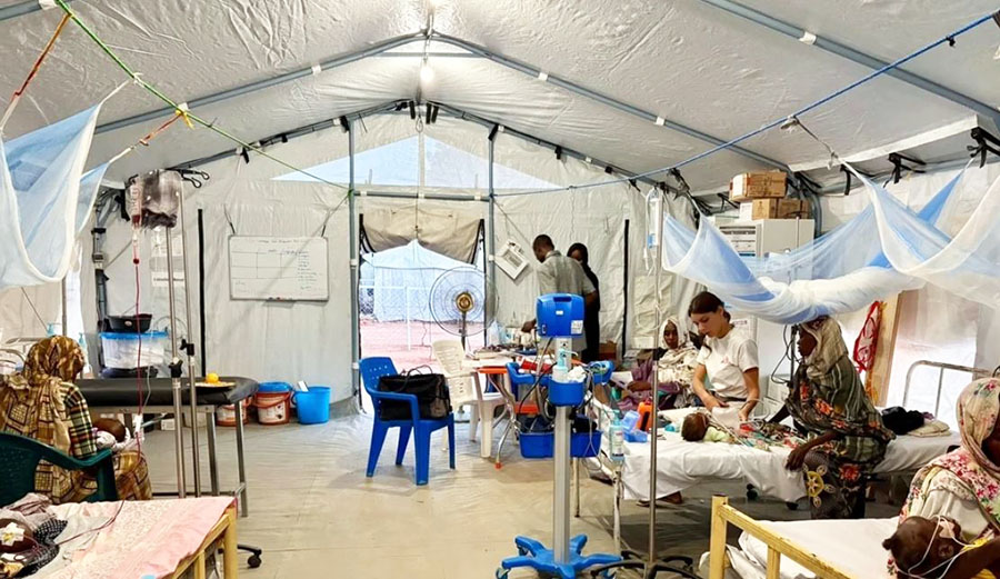 رعاية الأطفال شديدي المرض في مخيم طويلة -1-