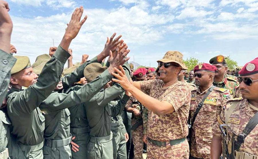 دمج القوات الإسلامية في الجيش يُعمّق المخاوف الدولية بدلاً من تهدئتها